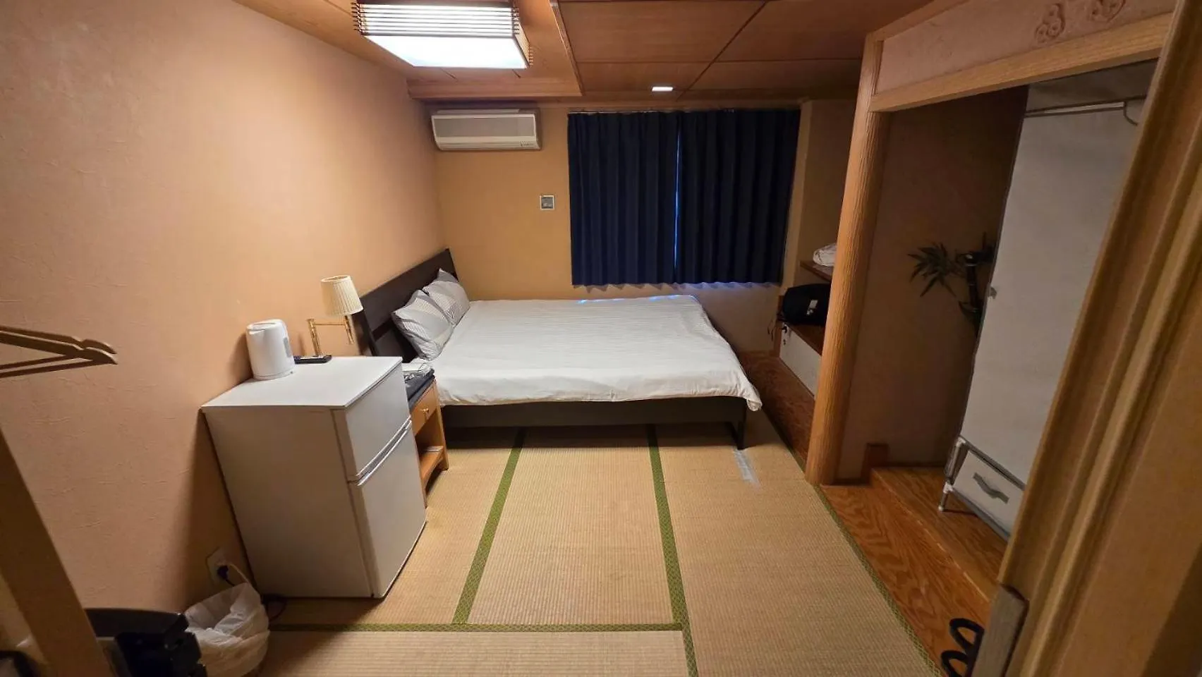 Tokyo House Inn 0*,  Japan