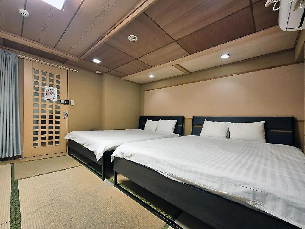 Tokyo House Inn 0*,  Japan