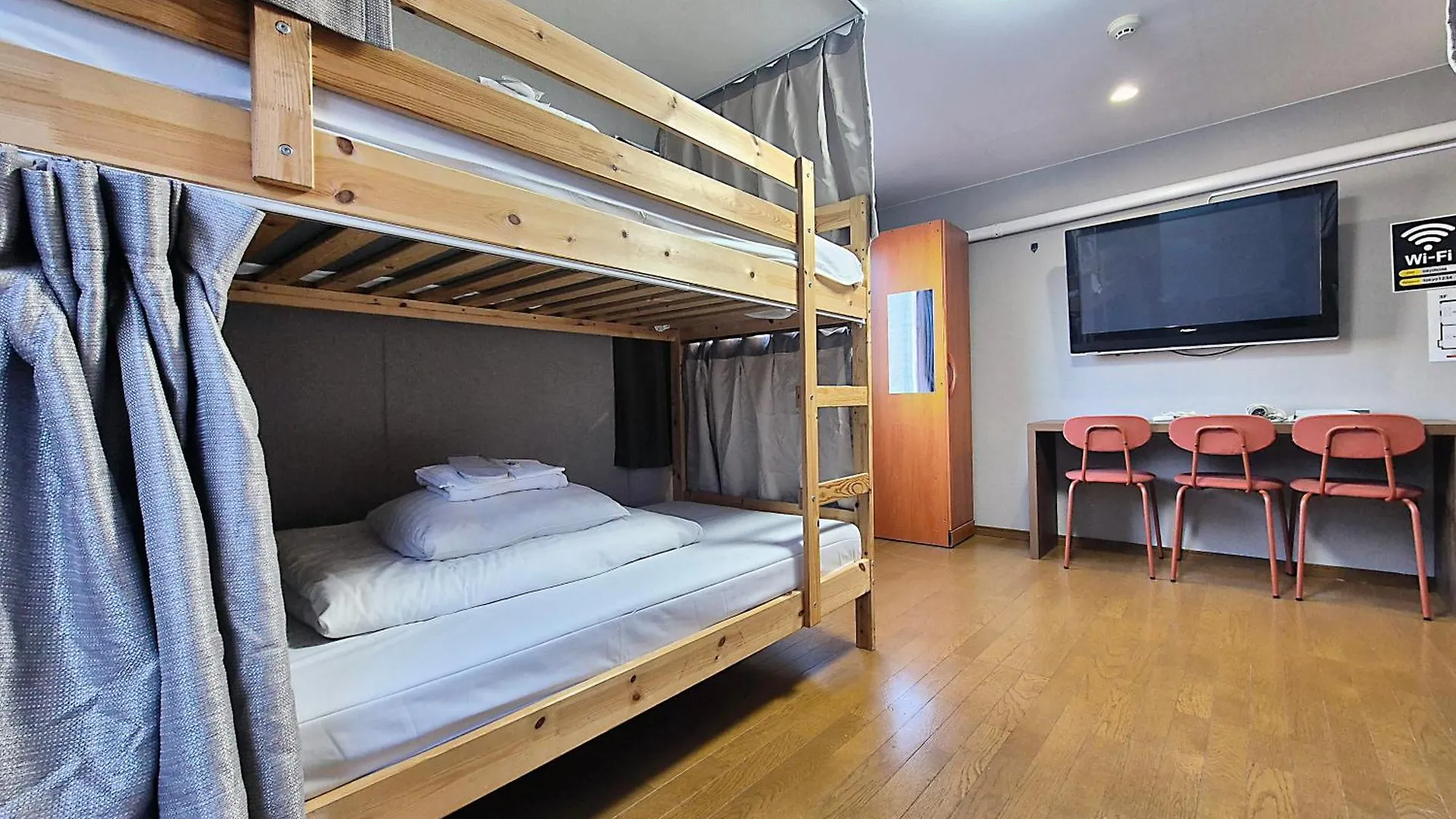 Tokyo House Inn 0*,