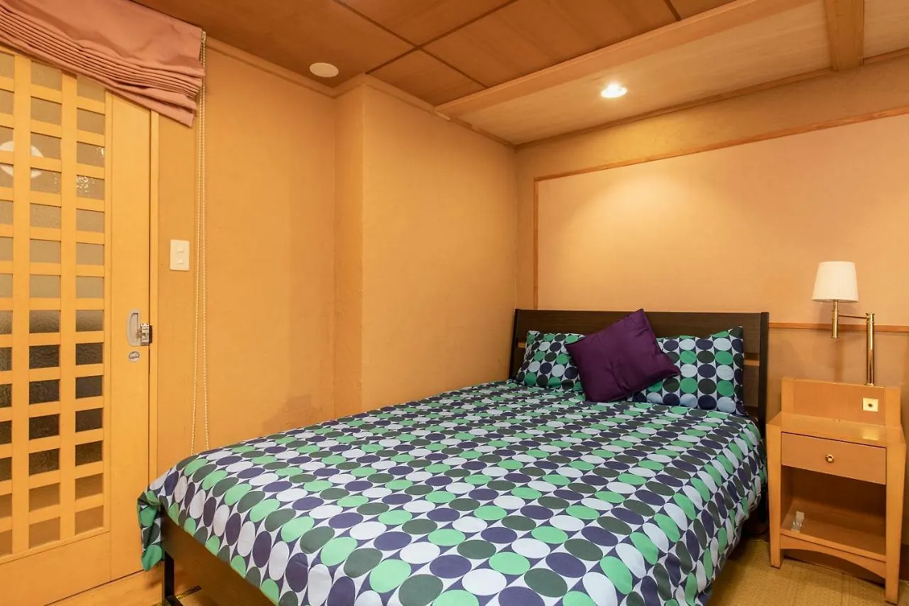 Tokyo House Inn Hostal